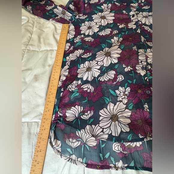Kut from the Kloth sheer button down boho floral top size medium shirt - Picture 8 of 13